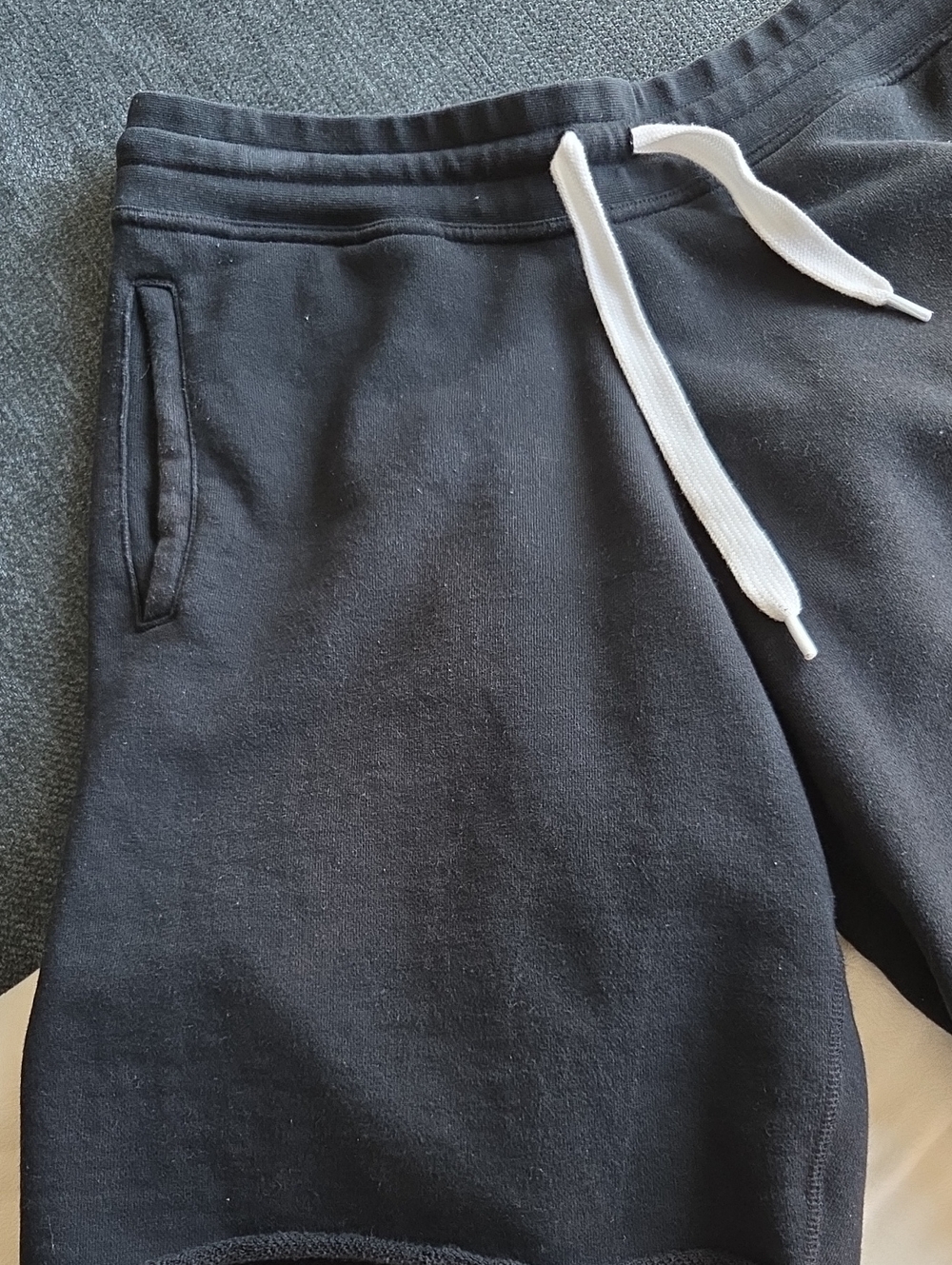 Nike Men’s Black Logo Drawstring Shorts - Picture 2 of 6